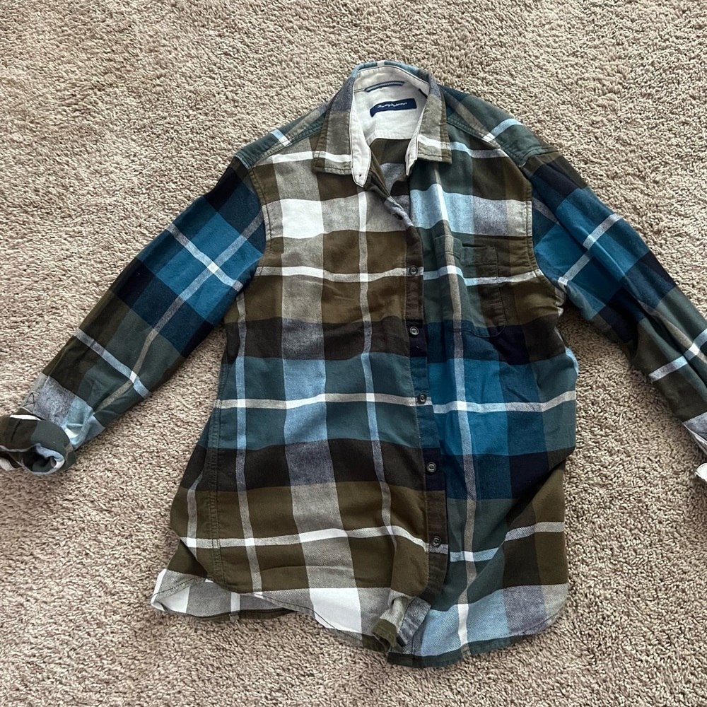 Tommy Bahama Blue and Green Casual Button Down Shirt